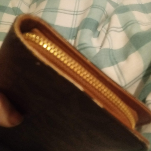 Michael Kors zippered ladies wallet - Picture 2 of 7